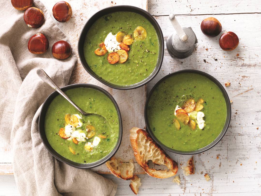 Chestnut, spinach & green pea soup